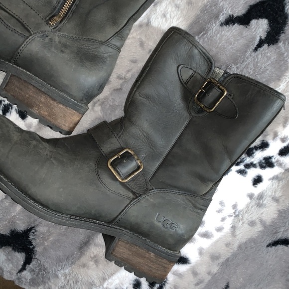 UGG Chaney Black Leather and Shearling Lined Boots - 8 - Picture 5 of 12